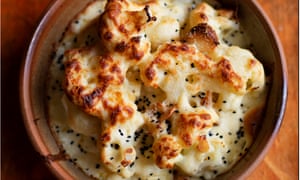 En el fondo el corazón más frío: coliflor con queso cheddar y ajo ahumado.