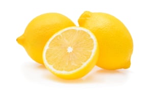 Primer plano de limones sobre fondo blanco limón aislado sobre fondo blanco.