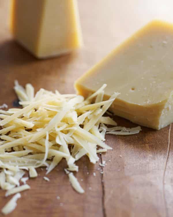 Batido de proteínas ... el queso cheddar decente supera al parmesano.