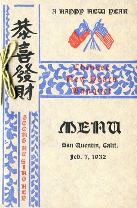 la imagen dice 'menú, san quentin, calif, 7 de febrero de 1932', con banderas cruzadas que dicen 'un feliz año nuevo'